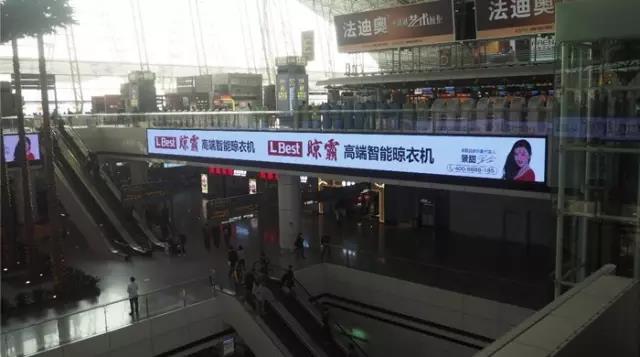 廣州白云機場廣告屏
