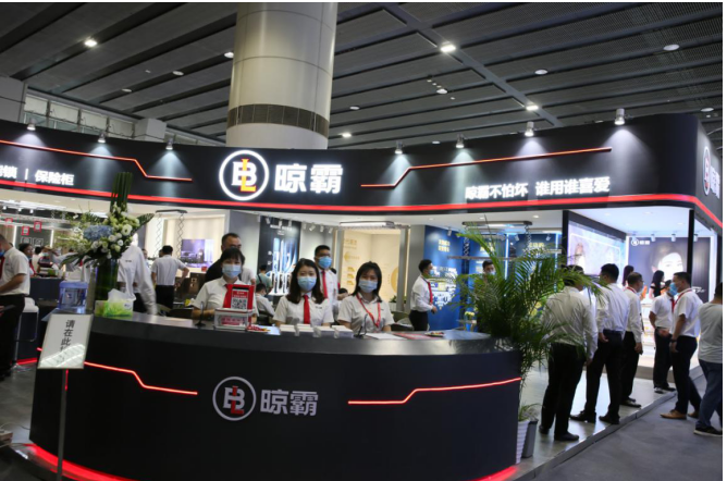 廣州建博會上晾霸智能晾衣機熱度不減,霸氣依然 廣州建博會上晾霸智能晾衣機熱度不減,霸氣依然